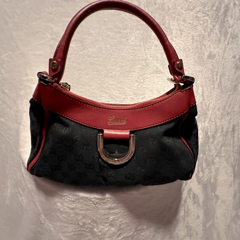 Authentic Gucci GG Canvas Abbey D-Ring Red and Black Hobo NWOT